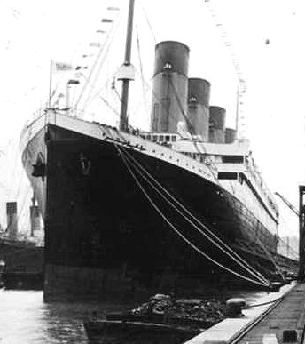 titanicdocked.jpg
